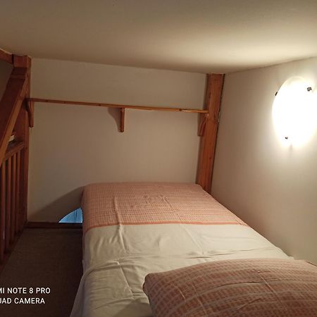 Studio Apartman Lea Pola Esterno foto