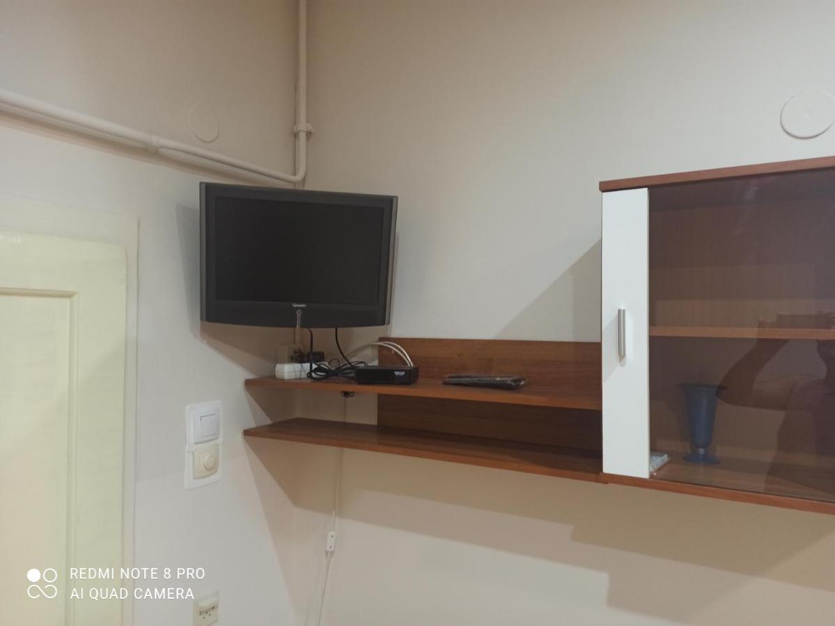 Studio Apartman Lea Pola Esterno foto