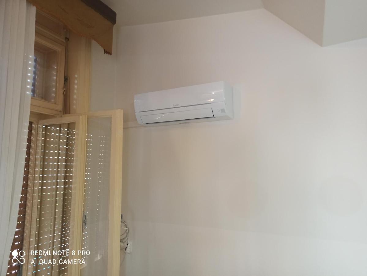Studio Apartman Lea Pola Esterno foto