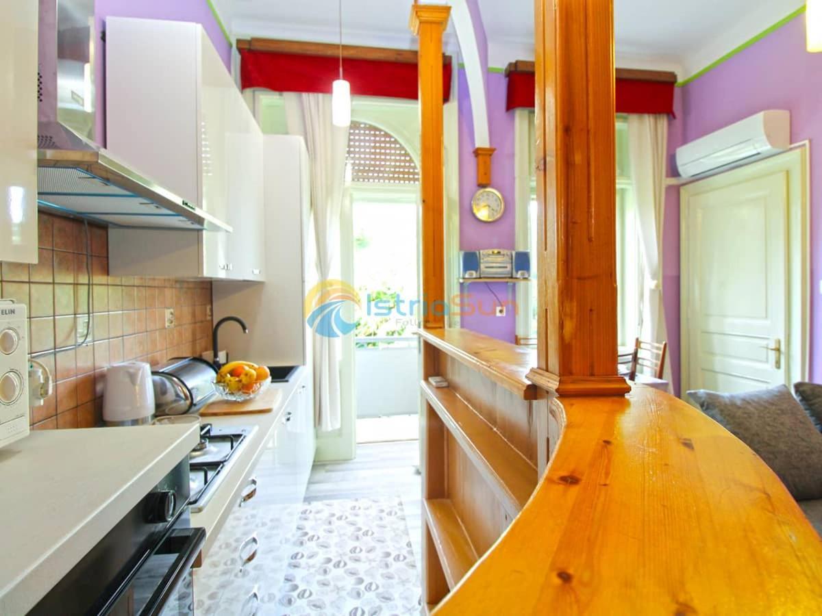 Studio Apartman Lea Pola Esterno foto