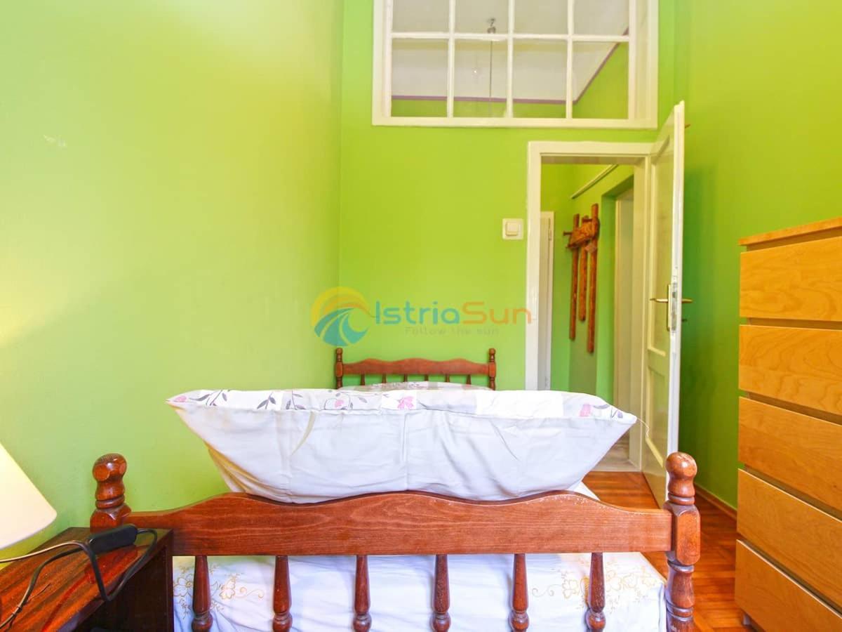 Studio Apartman Lea Pola Esterno foto